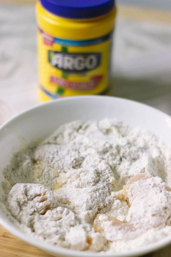 crispy air fried chicken tenders, Chicken coat in flour mixture with Argo corn starch