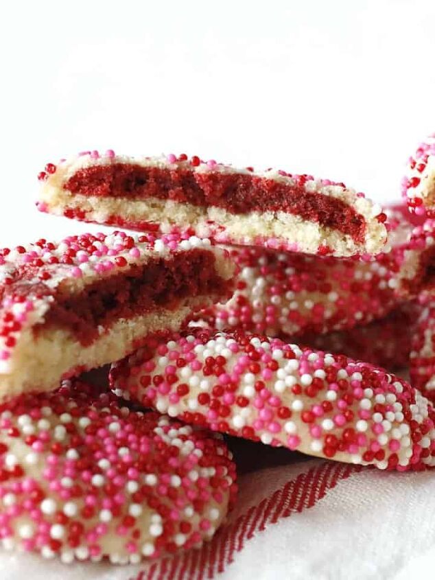 4th of july sugar cookie bars, Sprinkle cookies with a red velvet filling