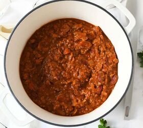 quick and easy classic chili recipe, Meaty Chili in a white Dutch oven