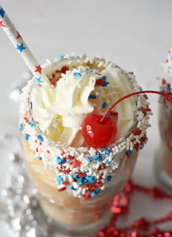 patriotic root beer floats, Fourth of July Rootbeer Float1