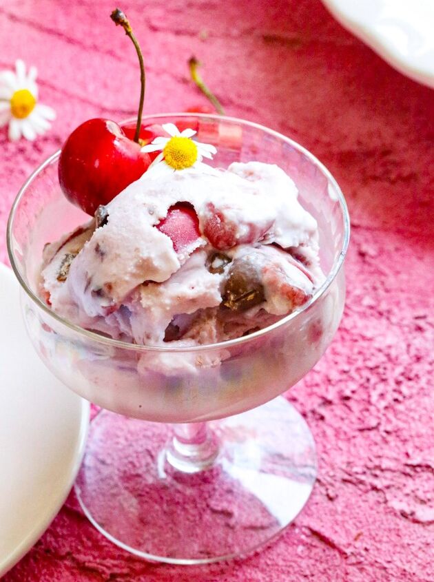 Cherry Chocolate Chip Ice Cream | Foodtalk