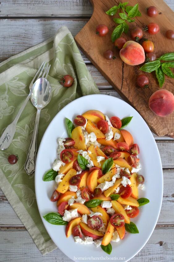 peach caprese salad