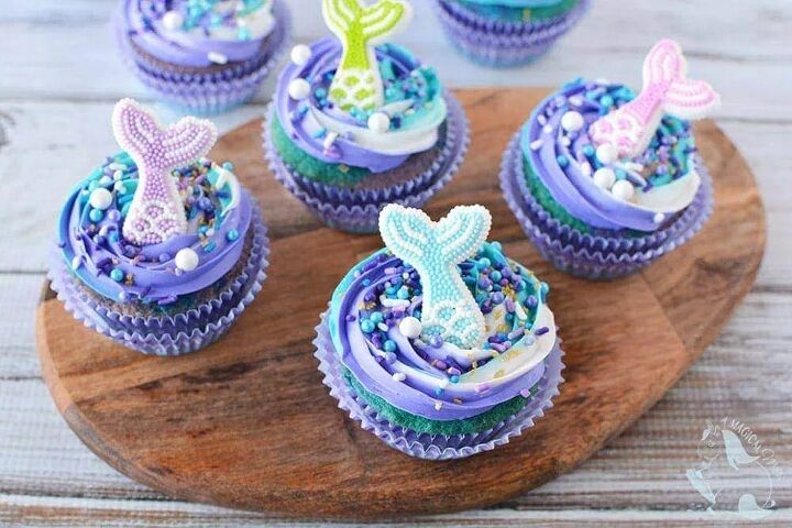 swirly blue and purple mermaid cupcakes, Mermaid cupcakes on a serving board