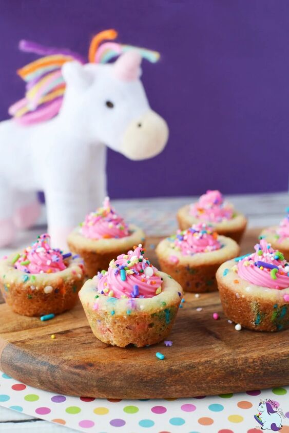 unicorn party cookie cups recipe, Cookie cups with pink frosting