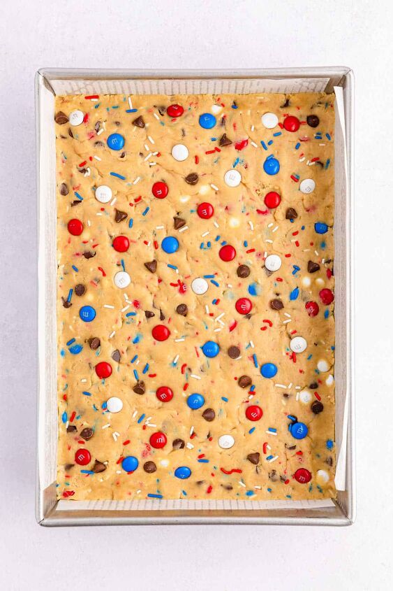 easy fourth of july cookies with m ms, Press the dough in the pan
