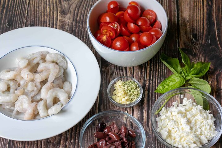 shrimp pasta with tomatoes feta and olives, ingredients for shrimp pasta shrimp tomatoes garlic olives feta