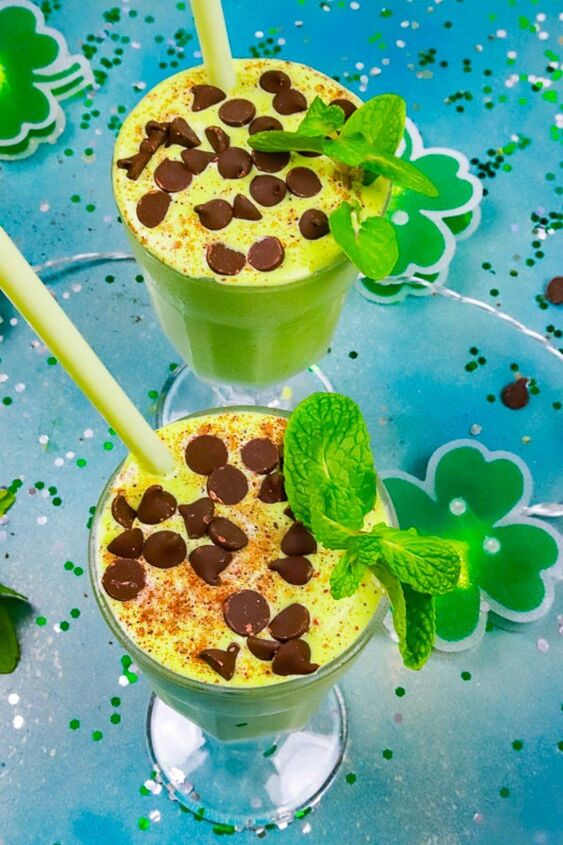 mint chocolate chip milkshake, Green and Healthy Mint Chocolate Chip Milkshake Recipe
