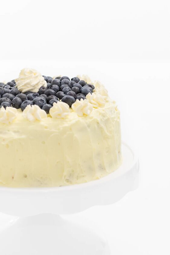 easy blueberry cake with whipped lemon frosting, Simple lemon frosted cake with fresh blueberries