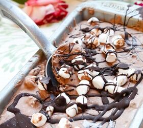 chocolate marshmallow ice cream, Chocolate marshmallow ice cream is the perfect summer treat