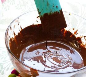 chocolate marshmallow ice cream, Coconut oil will help make our melted chocolate nice and smooth