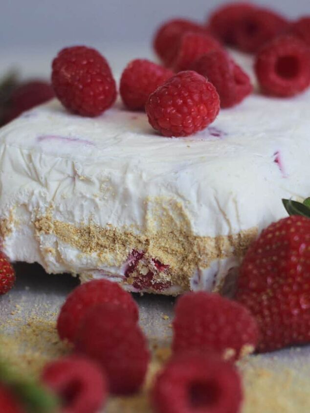 fresh strawberry cake recipe, A strawberry raspberry mousse loaf