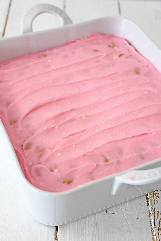 strawberry lemon blondies, Spread the frosting into an even layer