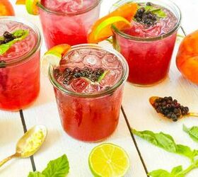 blueberry and peach vodka spritzer, This colorful cocktail will be the hit at all of your events