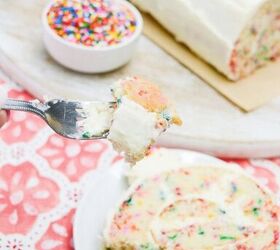 how to make the best vanilla funfetti cake roll recipe, funfetti cake roll recipe