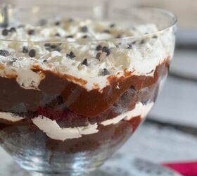 quick and easy healthy mexican salad recipes, A chocolate trifle dessert