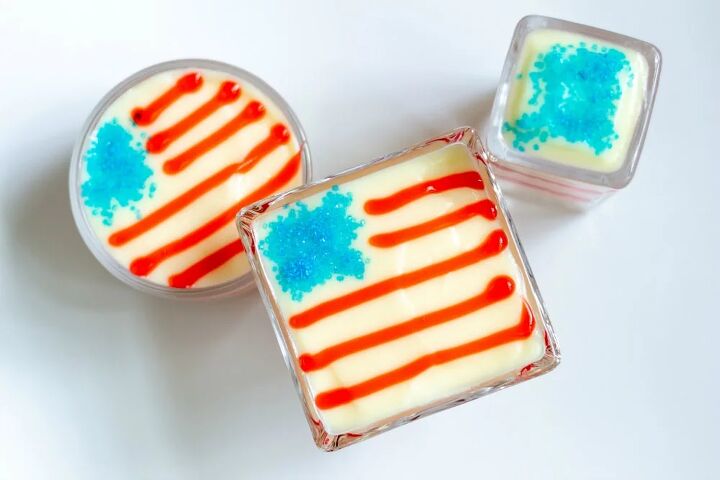 4th of july pudding parfait, Pudding parfait desserts with flags on them