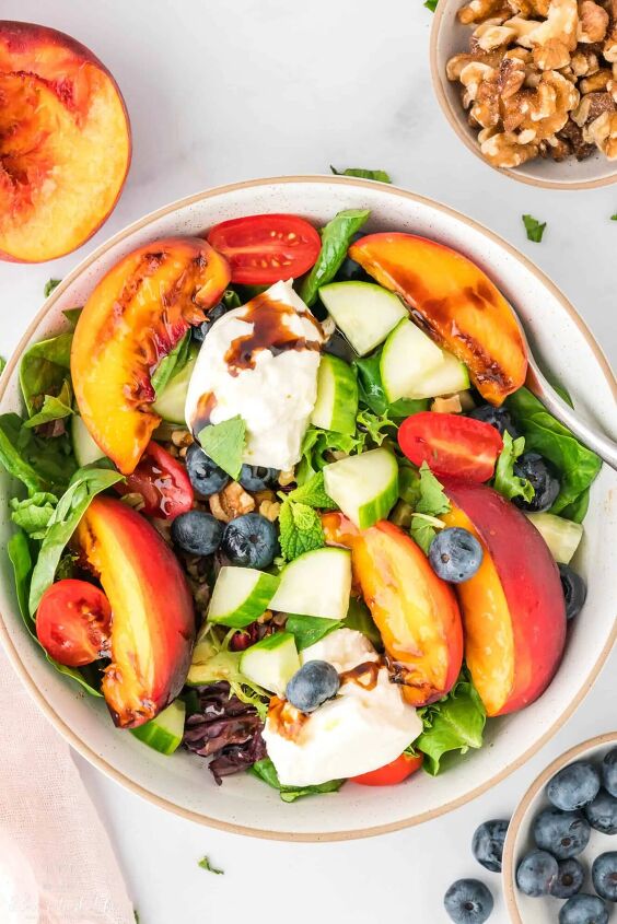 grilled peach and burrata salad with balsamic, A close up of the serving bowl with the peach and burrata salad