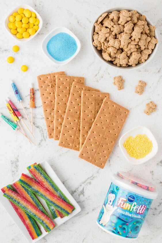 how to make beach day graham crackers, Beach Day Graham Crackers ingredients over head