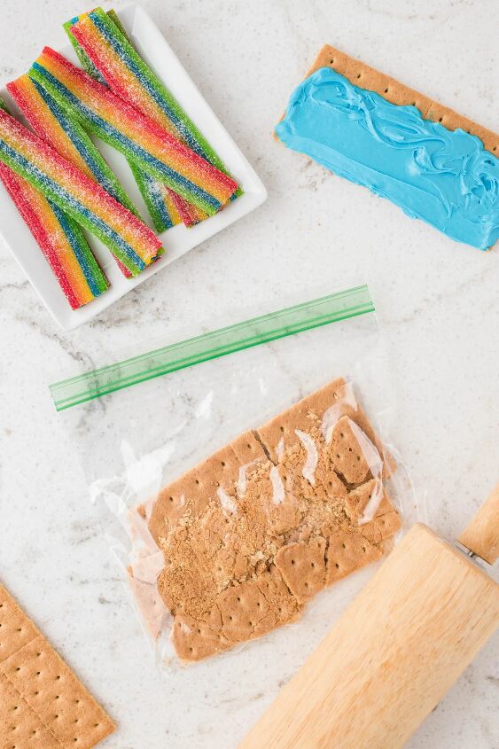 how to make beach day graham crackers, crushed graham crackers in a plastic baggy