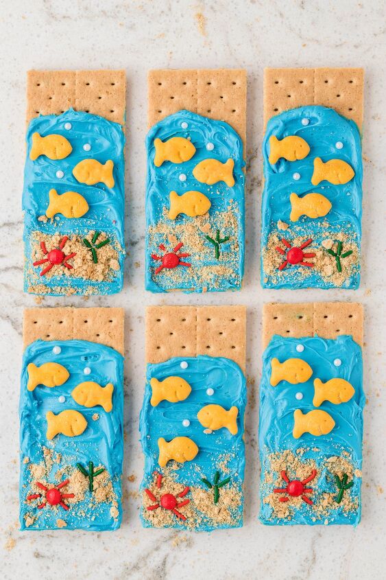 make ocean themed graham cracker snacks for a fun day, over the top photo of ocean themed graham cracker snacks