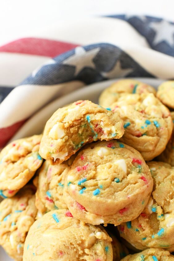 red white and blue sprinkle pudding cookies, Up close shot of a chewy pudding cookie