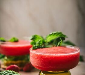 quick and easy watermelon frose, A glass of fros with strawberries