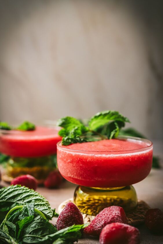 quick and easy watermelon frose, A glass of fros with strawberries
