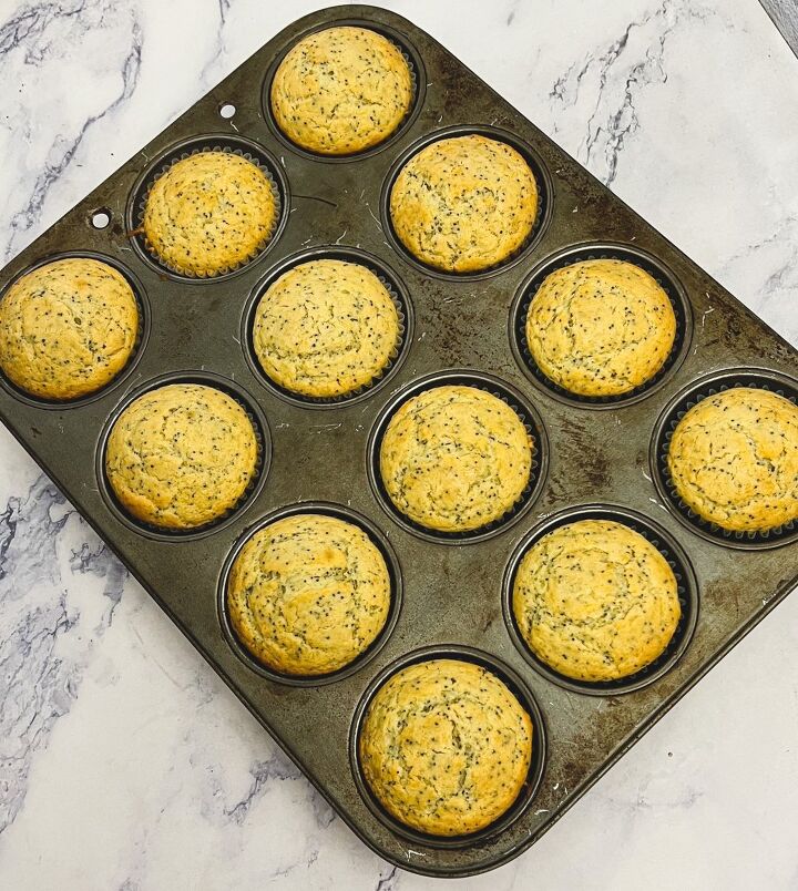 lemon poppy seed muffins, Lemon poppy seed muffins out of oven