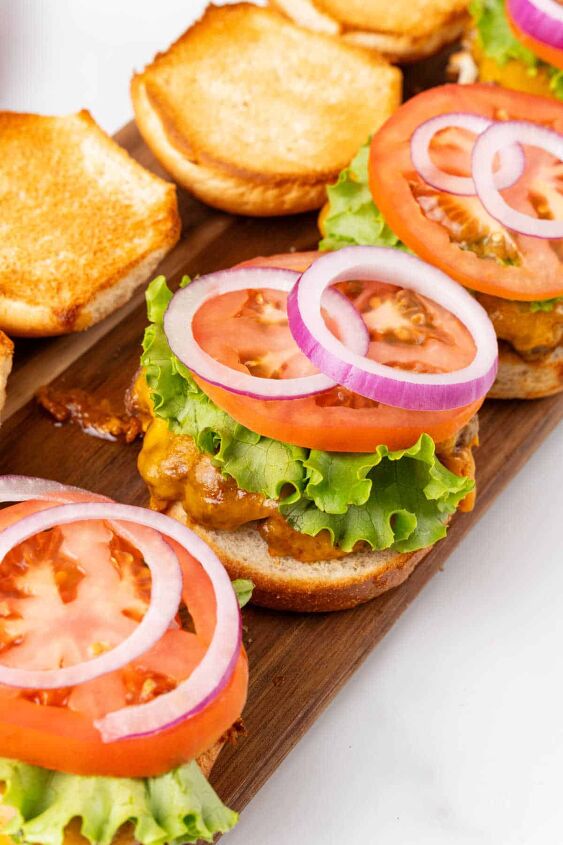 easy to make cast iron skillet burgers, Lettuce tomatoes and onion