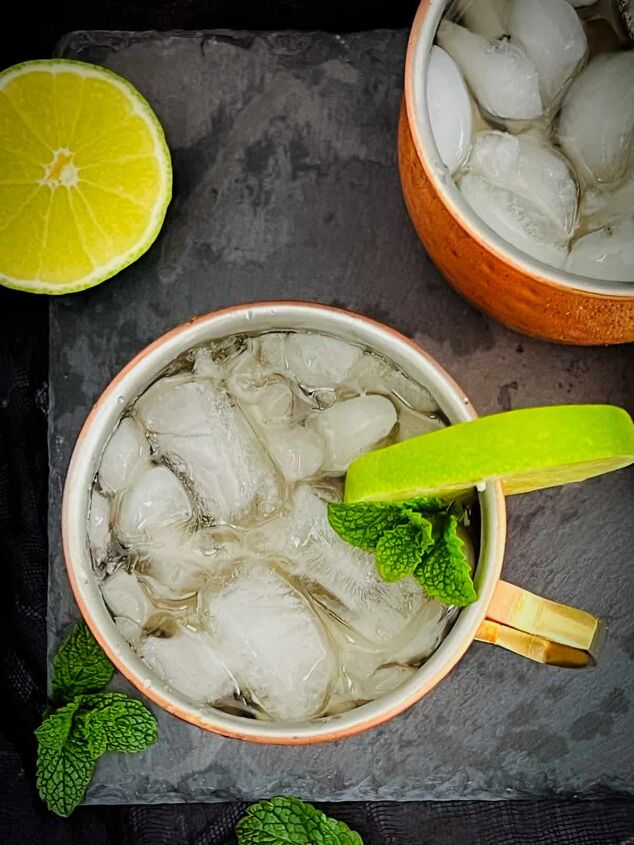 mumbai mule cocktail, Top view with ice