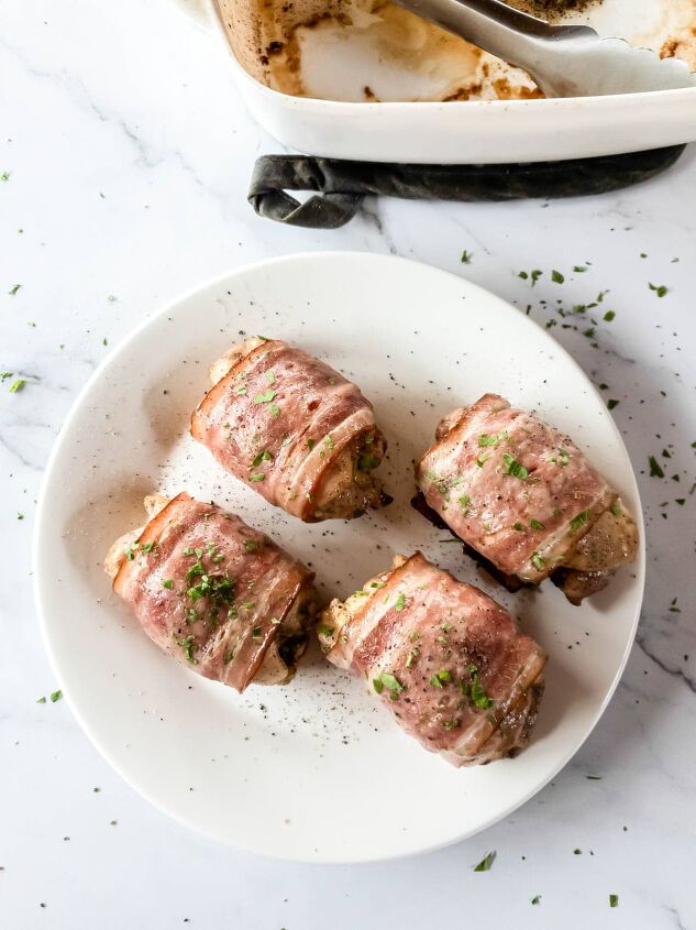 bacon wrapped chicken thighs in the oven so easy, Oven baked bacon wrapped chicken thighs fresh from oven