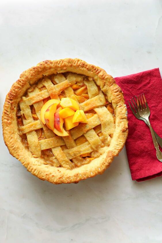 peach mango pie recipe, Mango peach pie with peaches on top