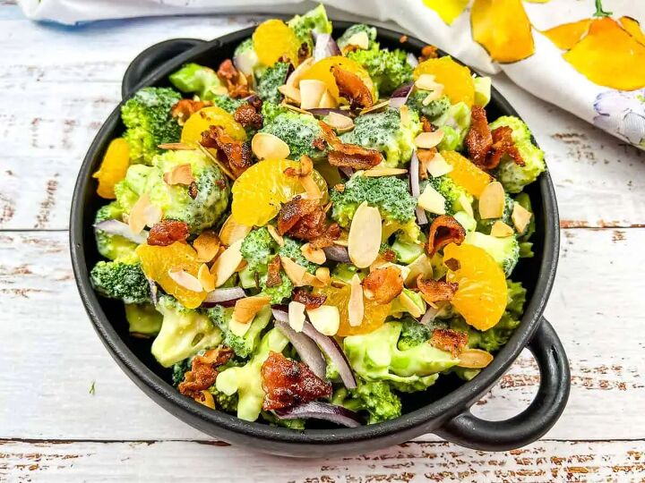 broccoli salad with bacon almonds and orange, Finished Broccoli Salad with Bacon and Almonds in a bowl
