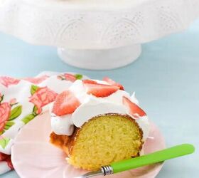 how to make the best strawberries cream lemon cake, Slice of Strawberry Lemon Cake