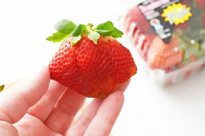 how to make the best strawberries cream lemon cake, Jumbo Strawberry