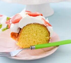 how to make the best strawberries cream lemon cake, Slice of Strawberries and Cream Lemon Cake