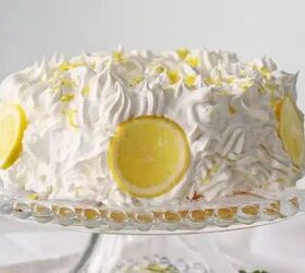 Calling all lemon lovers! This light & airy cake is the perfect lip-puckering bite