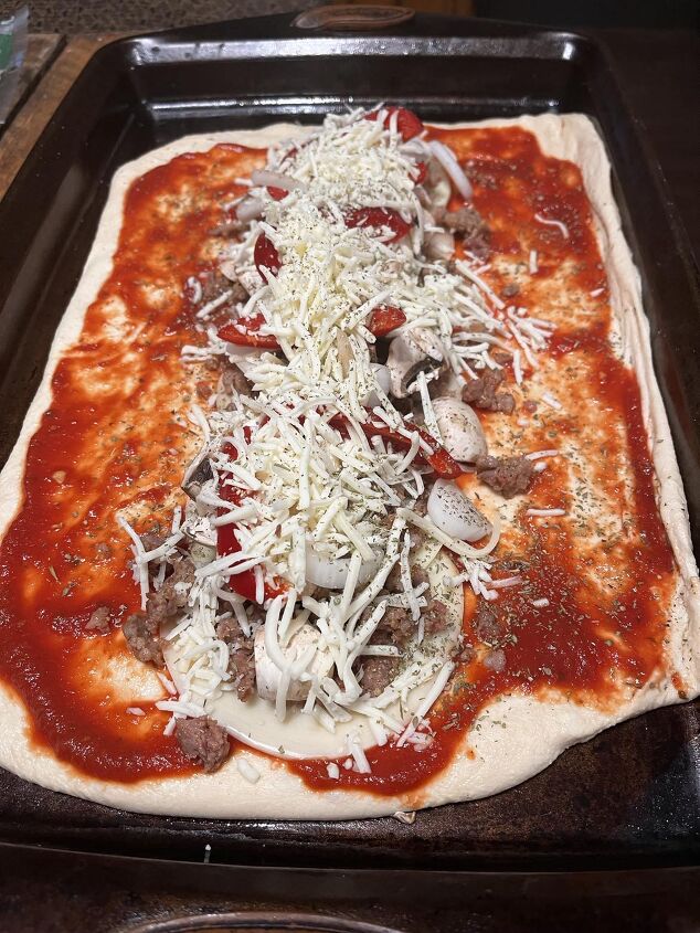 simple and delicious stuffed pizza