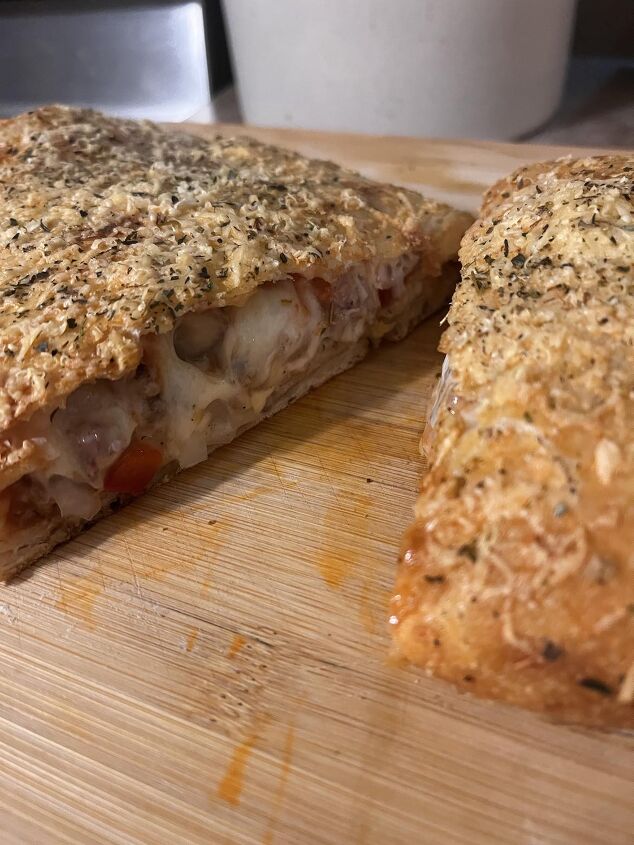 simple and delicious stuffed pizza