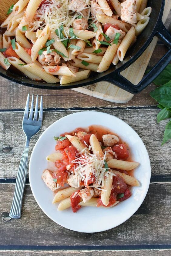 simple chicken pasta recipe for busy nights, Pasta chicken with tomato sauce in a skillet