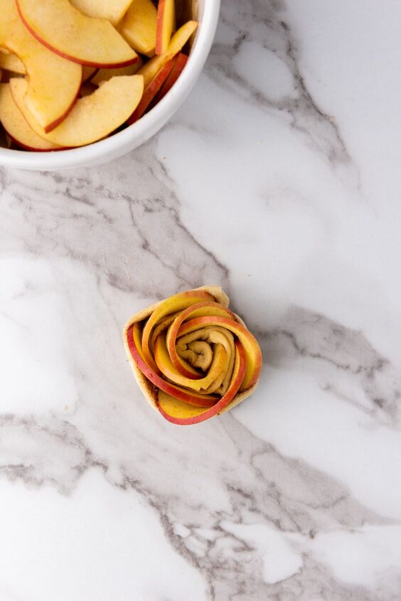 Easy Puff Pastry Apple Roses Recipe | Foodtalk