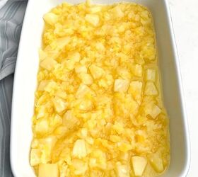 <u>Mix a 20-oz can of pineapple chunks with THIS for one of the easiest desserts you'll ever make</u>