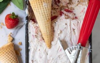 No-Churn Strawberry Crumble Ice Cream