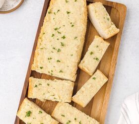 how to make frozen garlic bread