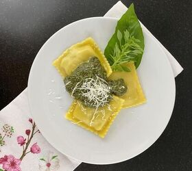 5 Easy Ways to Use Fresh Basil From Your Garden