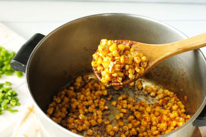 creamy mexican bean soup with corn, Roasting corn and spices