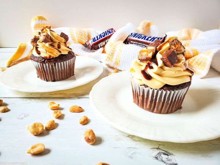 ultimate snickers cupcakes recipe, snickers cupcakes