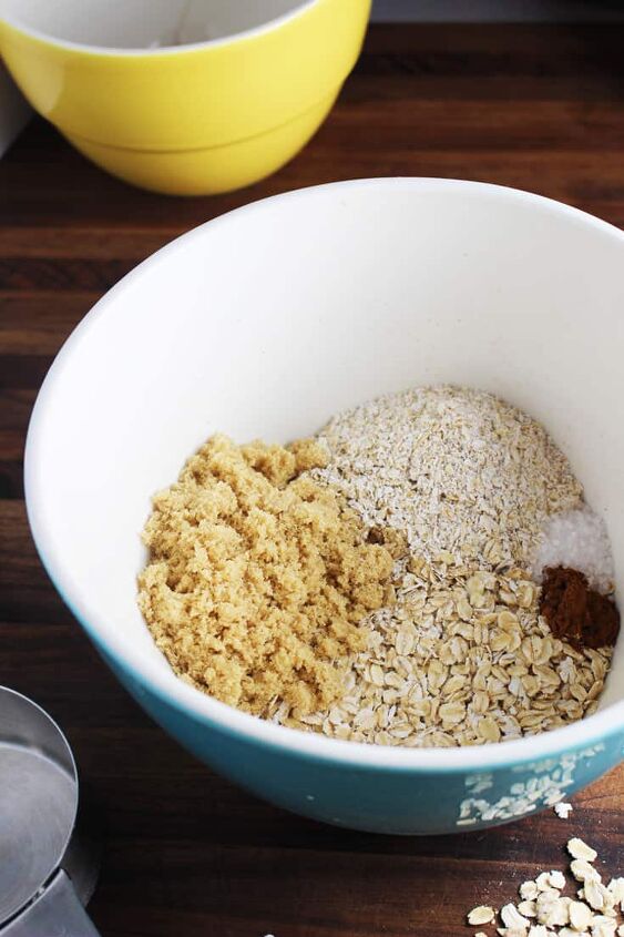 chewy granola bars, Dry ingredients for chewy granola bars in a mixing bowl