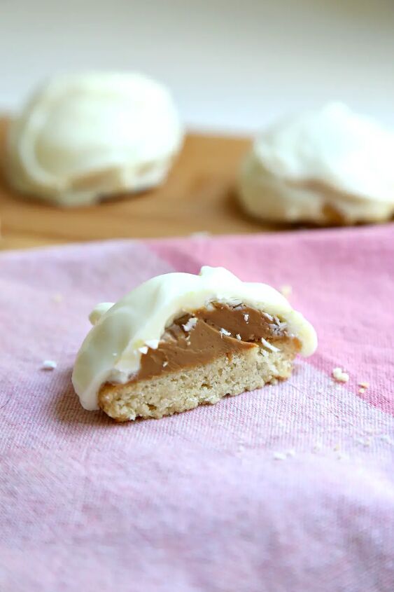 white chocolate cookie butter pecan shortbread cookies