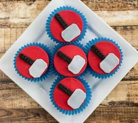thor ragnorok inspired cupcake recipe, Cupcakes with red and silver hammer s for the Thor movie